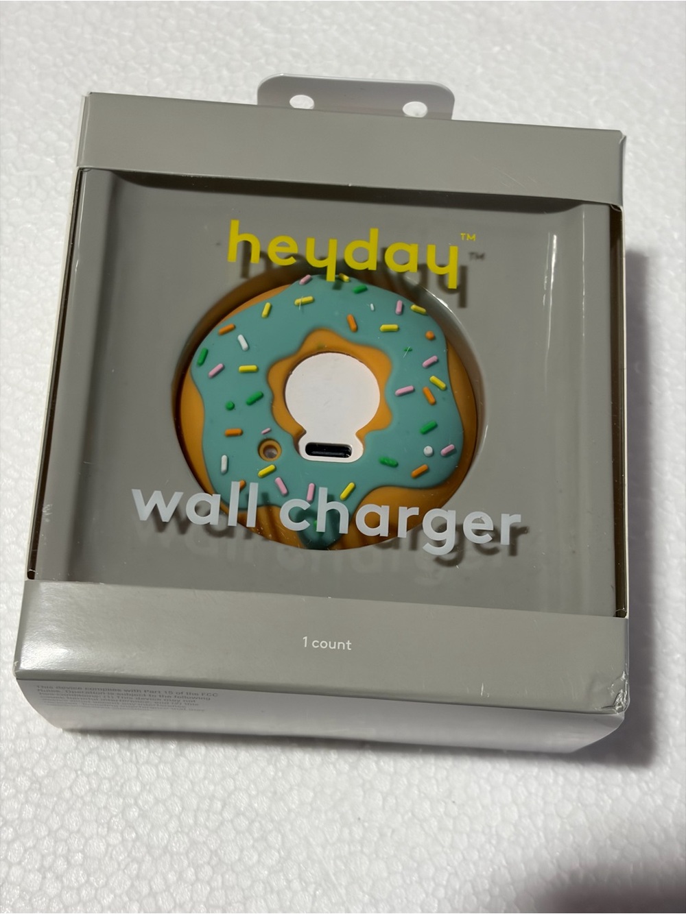 heyday Donut Wall Charger in Mint with Multicolor Sprinkles